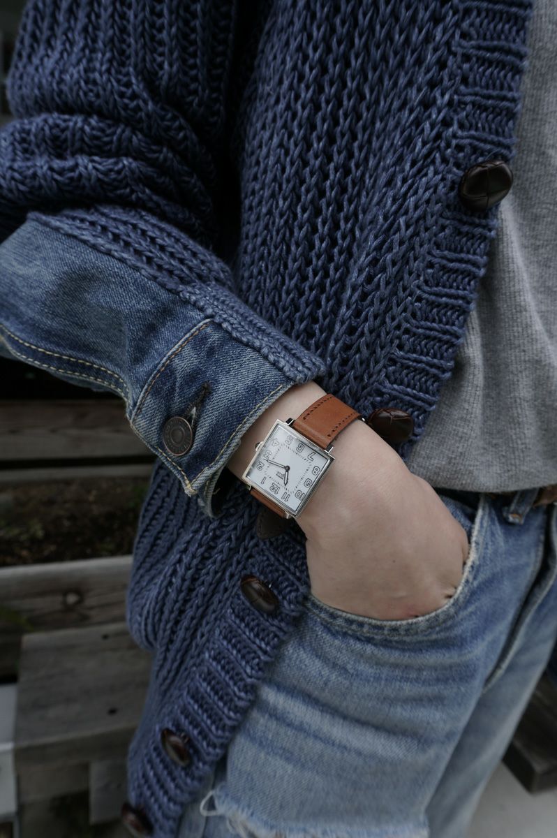 UNIVERSAL PRODUCTS × VAGUE WATCH CARRE-