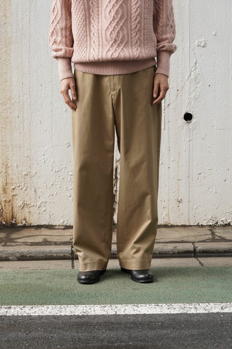 NO TUCK CHINO TROUSERS[CAMEL]
