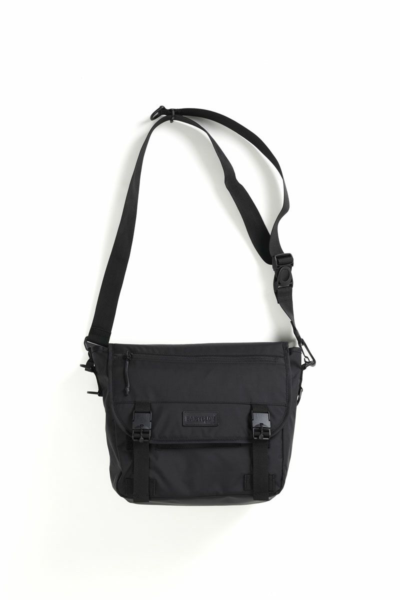 MEDIUM MESSENGER BAG[BLACK] | 1LDK ONLINE STORE