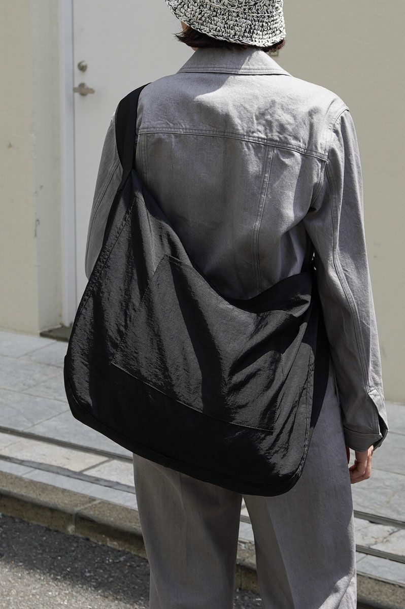 NYLON TWILL SHOULDER BAG[BLACK] | 1LDK ONLINE STORE