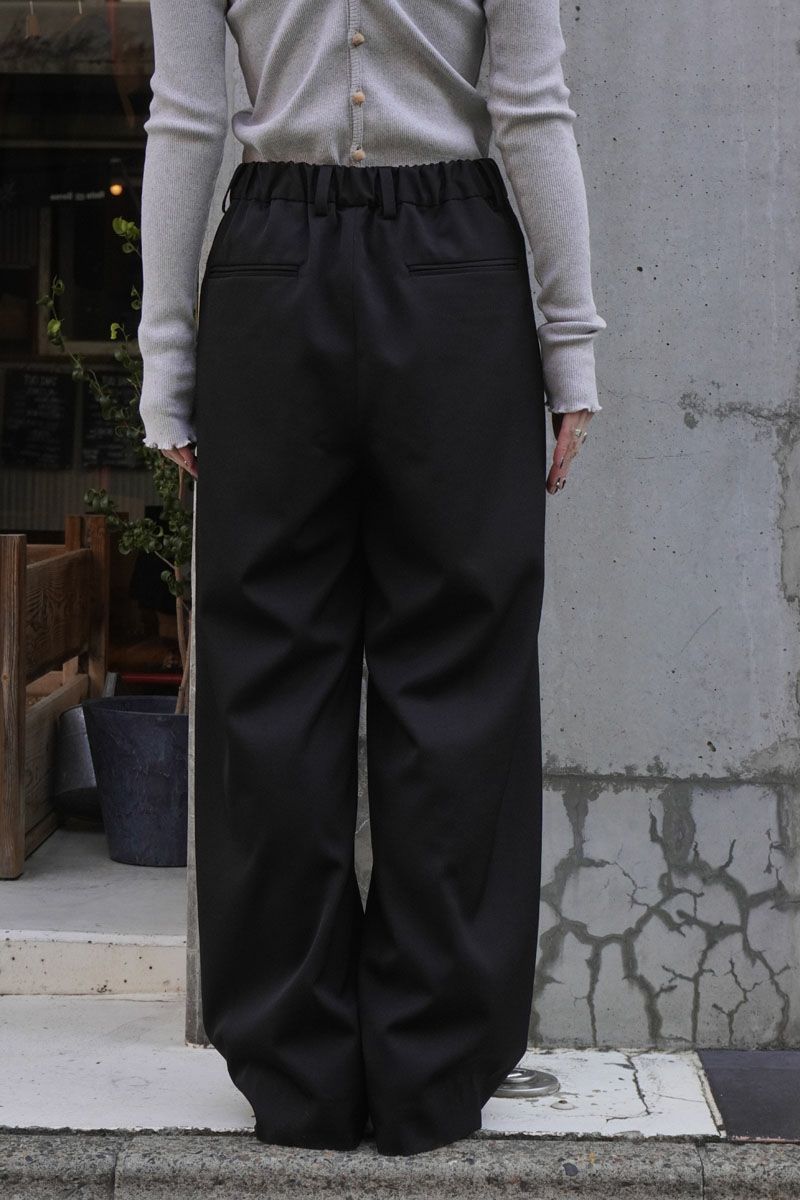 TWIST SEAM WIDE EASY TROUSERS[BLACK] | 1LDK (ワンエルディー