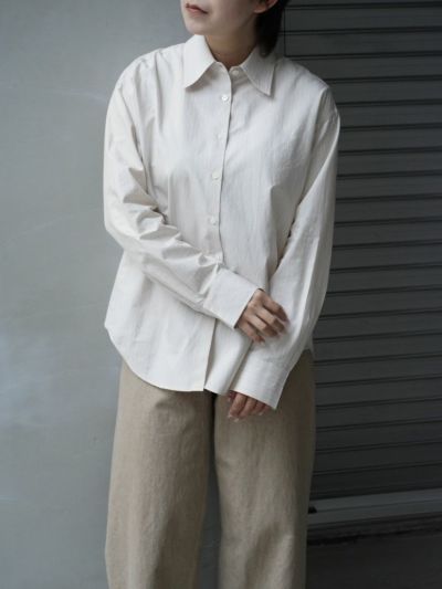 Ernie Palo アーニーパロ シャツ ホワイト44 ユニセックス Ernie Palo アーニーパロ 新作Tシャツ