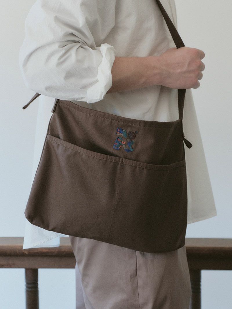 Time weaver shoulder[BROWN] | 1LDK (ワンエルディーケー) 公式
