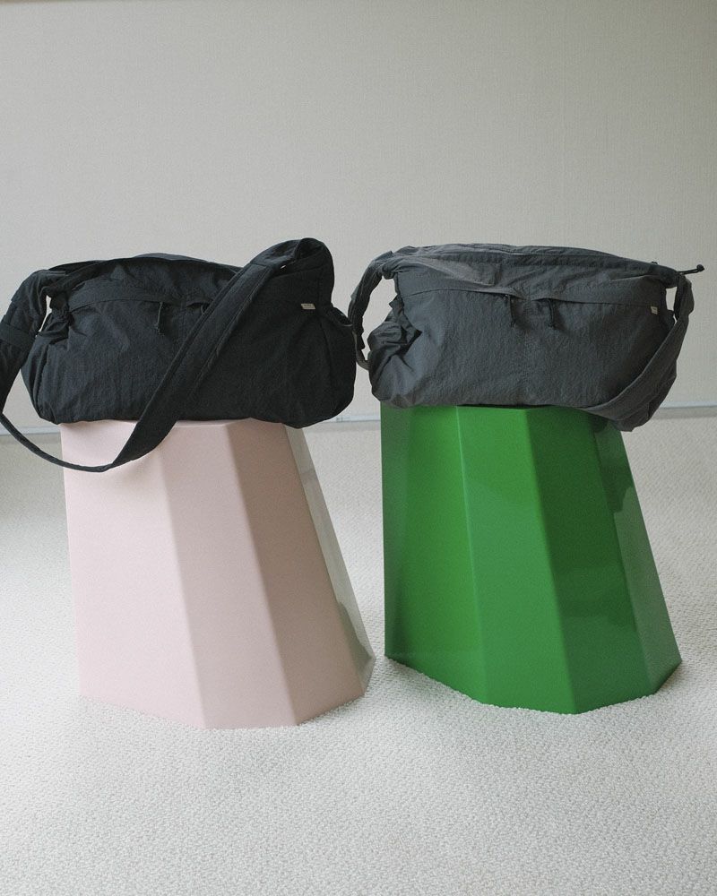 BIG NYLON SHOULDER BAG[GRAY] | 1LDK (ワンエルディーケー) 公式サイト