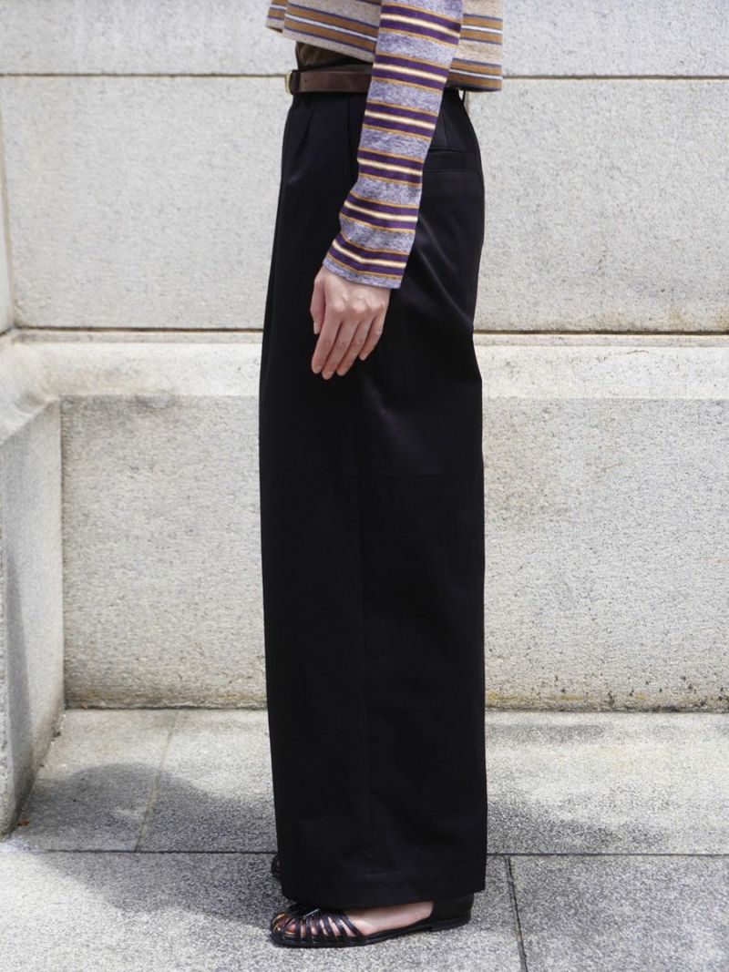 2TUCK WIDE CHINO TROUSERS[BLACK] | 1LDK (ワンエルディーケー