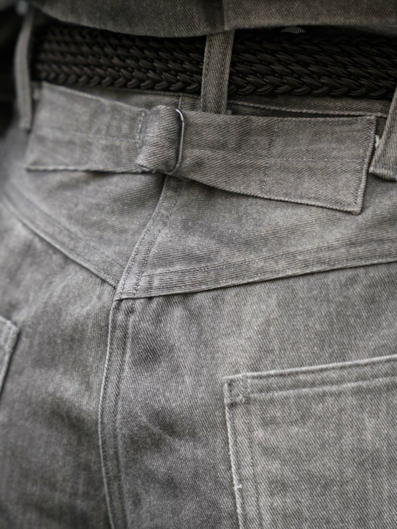 LOT.209 BUCKLE-BACKED TROUSERS[HAND DRAWN SUMI] | 1LDK (ワンエル