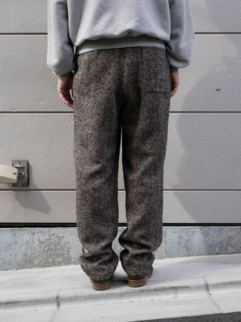 Walk Easy Trousers[HERRINGBONE] | 1LDK (ワンエルディーケー) 公式サイト