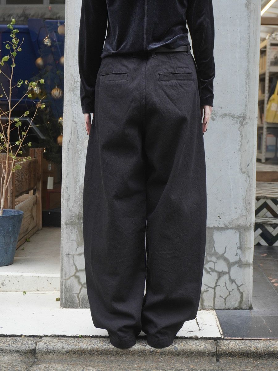 DENIM CURVE PANTS[BLACK] | 1LDK (ワンエルディーケー) 公式サイト