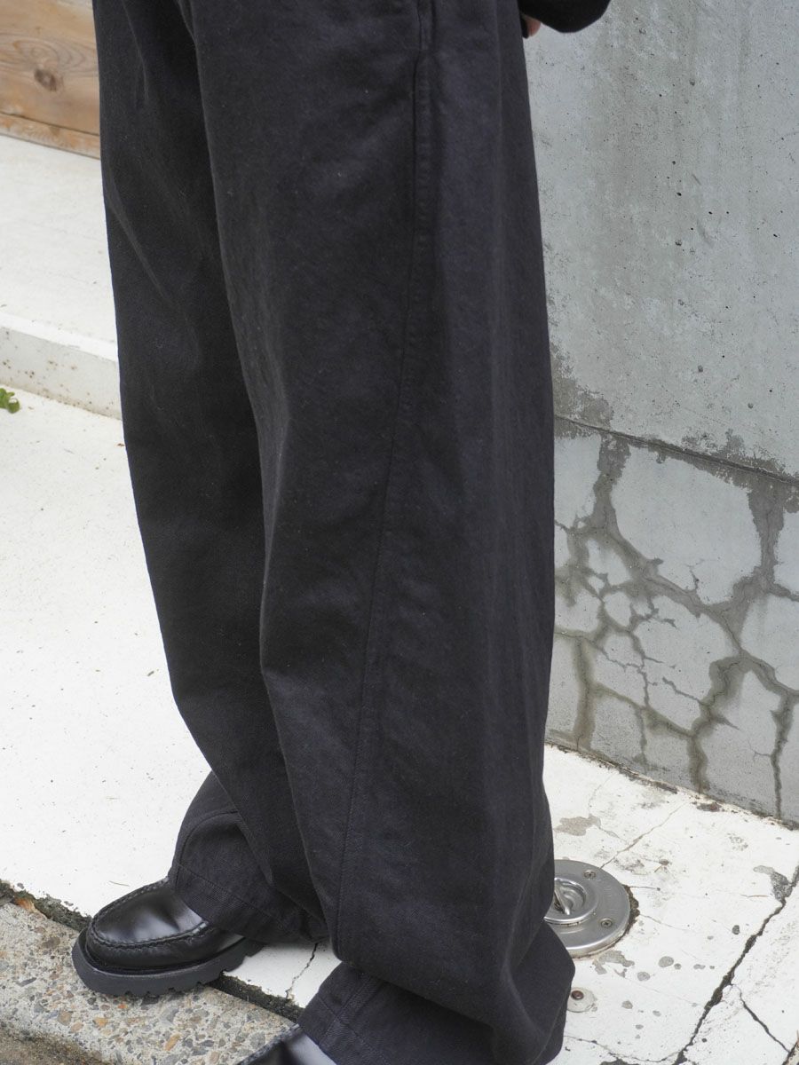 DENIM CURVE PANTS[BLACK] | 1LDK (ワンエルディーケー) 公式サイト