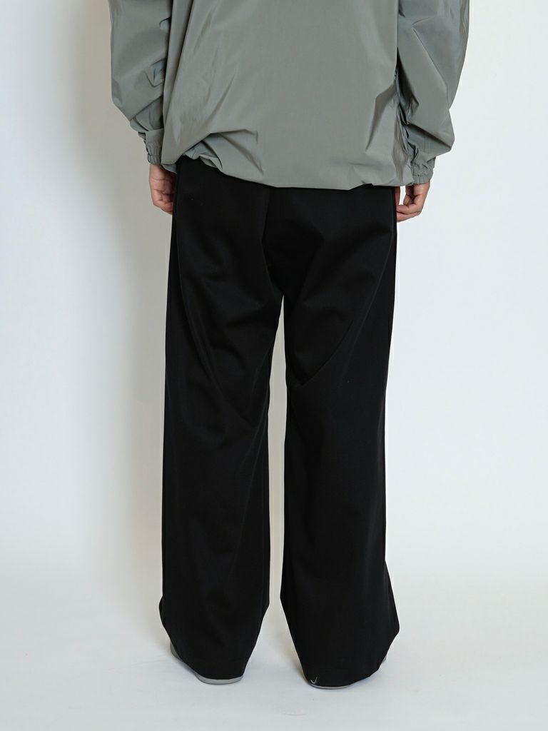 2TUCK WIDE COTTON TROUSERS[BLACK] | 1LDK (ワンエルディーケー) 公式