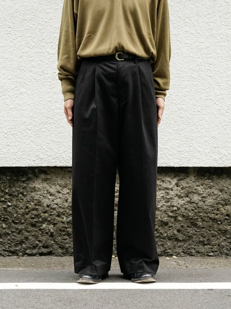 2TUCK WIDE CHINO TROUSERS[BLACK] | 1LDK (ワンエルディーケー) 公式