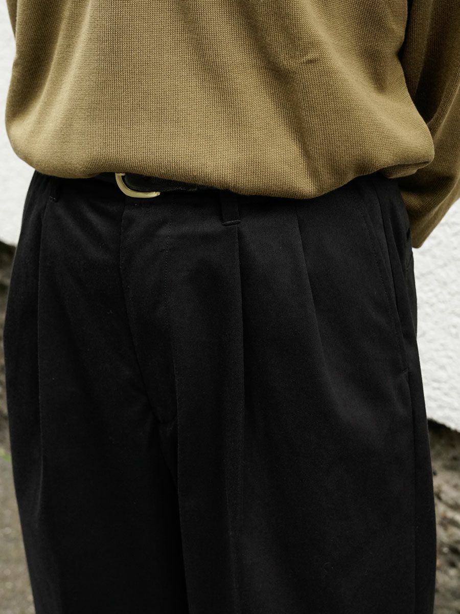 2TUCK WIDE CHINO TROUSERS[BLACK] | 1LDK (ワンエルディーケー) 公式