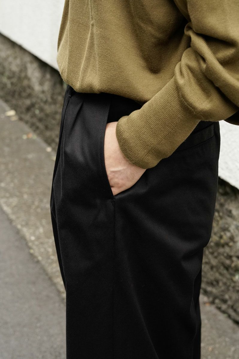 2TUCK WIDE CHINO TROUSERS[BLACK] | 1LDK (ワンエルディーケー) 公式