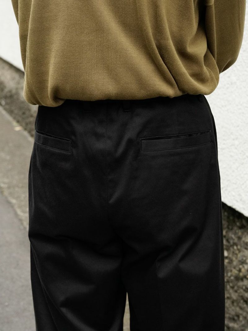 2TUCK WIDE CHINO TROUSERS[BLACK] | 1LDK (ワンエルディーケー) 公式