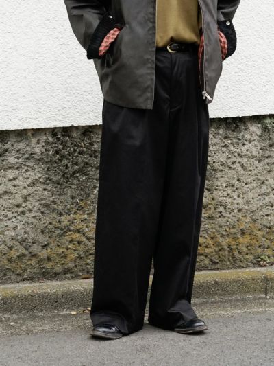 2TUCK WIDE CHINO TROUSERS[CAMEL] | 1LDK (ワンエルディーケー) 公式